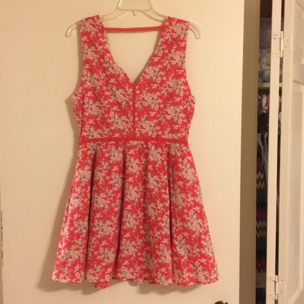 Dress - Picture 2 of 2